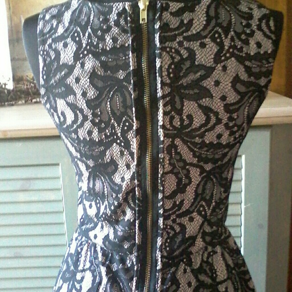 Beautiful black and white dress - Picture 2 of 4